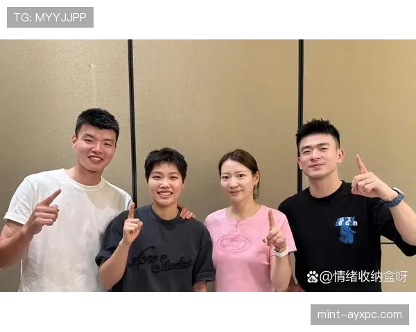黄东萍训练室比许多网红直播间还豪华，谁想到她私下这样打理日常？